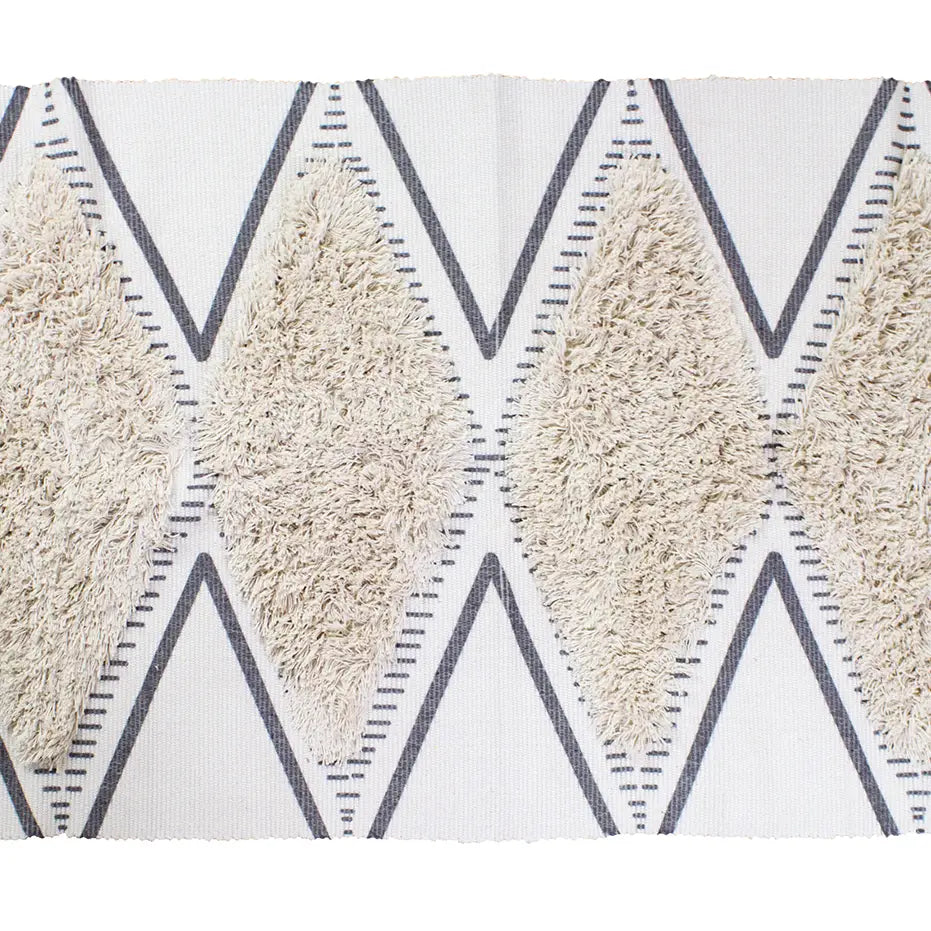 Ivory Diamond Woven Tassel Rug